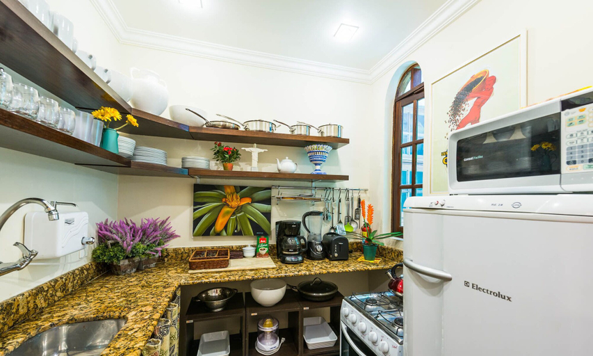 Private kitchen, The Coral Penthouse - 4 Bedrooms, Rio de Janeiro