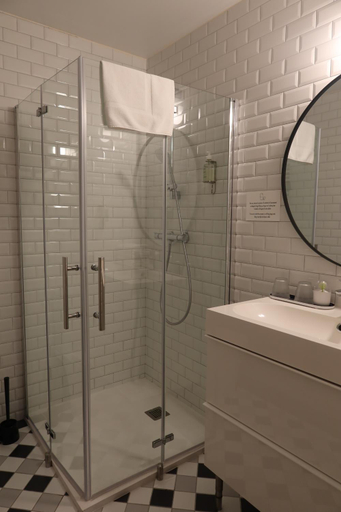 Bathroom 3, Hotel Spa Azteca Barcelonnette, Alpes-de-Haute-Provence