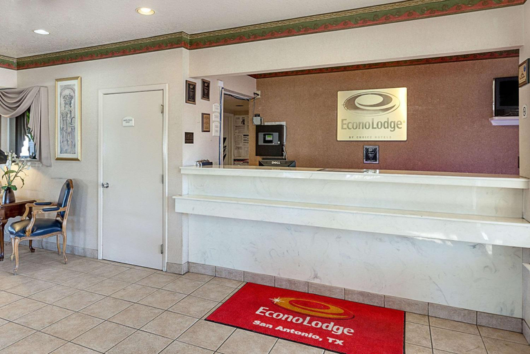 Public Area 2, Econo Lodge San Antonio South, Bexar