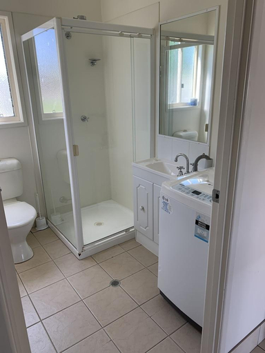 Bathroom 3, Pit Pony Hotel, Bowen