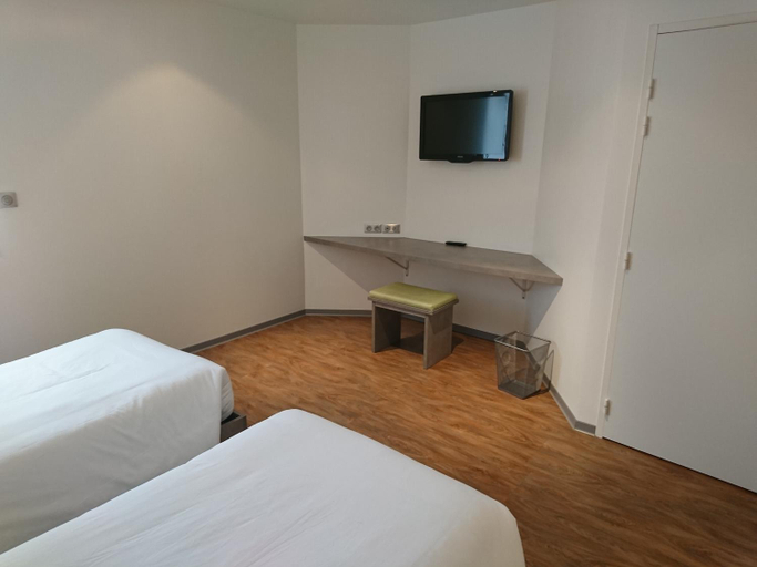 Bedroom 3, H24 HOTEL, Sarthe