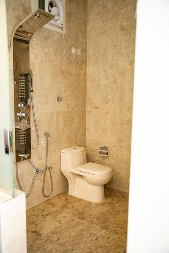 Bathroom 4, rocheplus