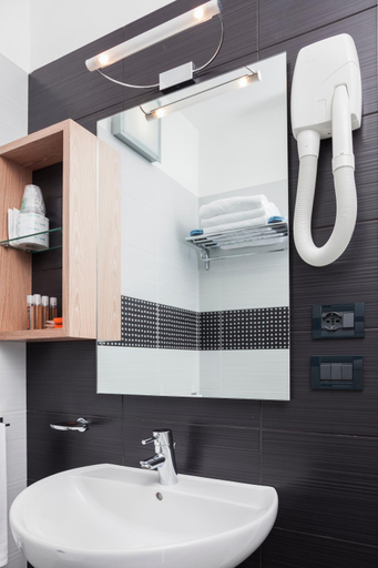 Bathroom 4, Mistral, Campobasso