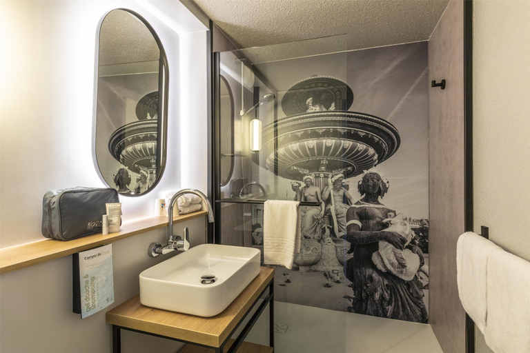 Bathroom 3, Campanile Evry Est - Saint-Germain les Corbeil, Essonne