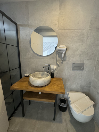 Bathroom 4, Flora Boheme, Çeşme