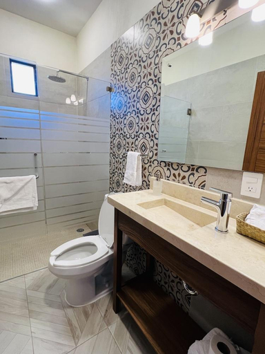 Bathroom 3, Casona 1530, Tequila