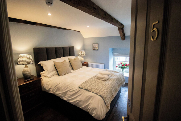 Room 3, Y Castell, Carmarthenshire