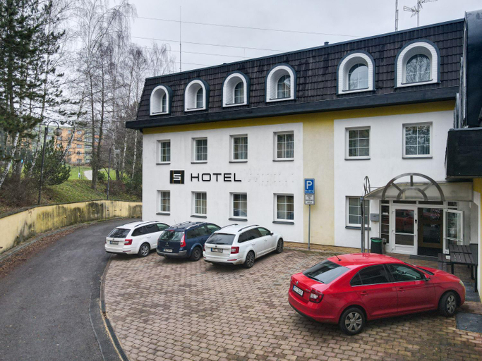 Others 3, Hotel Garni Orlova, Karviná