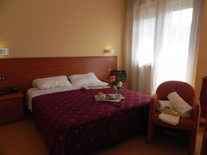 Bedroom 4, Hotel Ducale, Parma