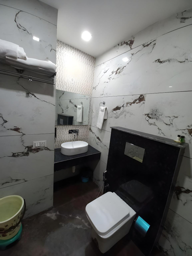 Bathroom 3, HOTEL The Rich Grand, Agra
