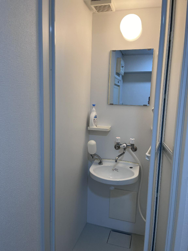 Bathroom 2, ホテルよりお得!心斎橋5分!関西空港からも直結!道頓堀まで歩いていけます!, Osaka