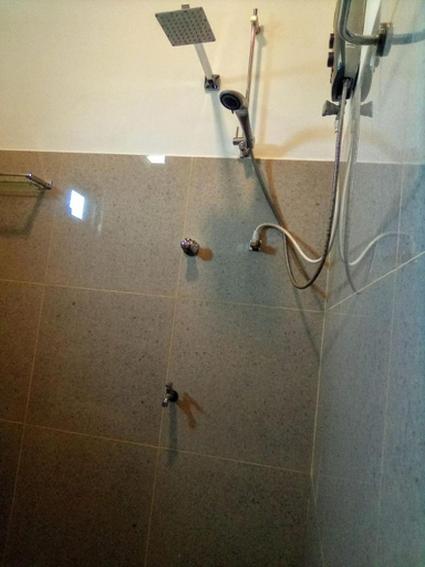 Bathroom 4, Minara Guest House, Weligama