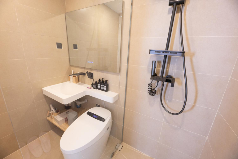Bathroom 3, Ratchada Retreat Boutique Suites, Din Dang