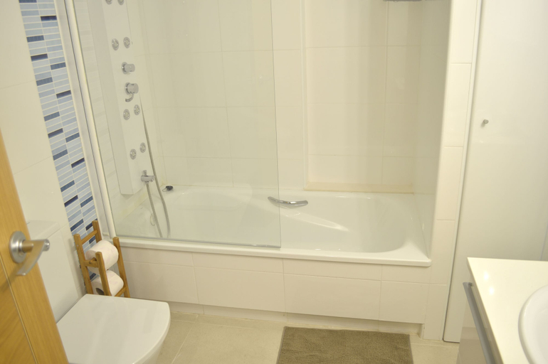 Bathroom 4, Sabbia Valencia Apartment, Valencia
