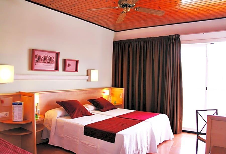 Bedroom 3, Xaine Park, Girona