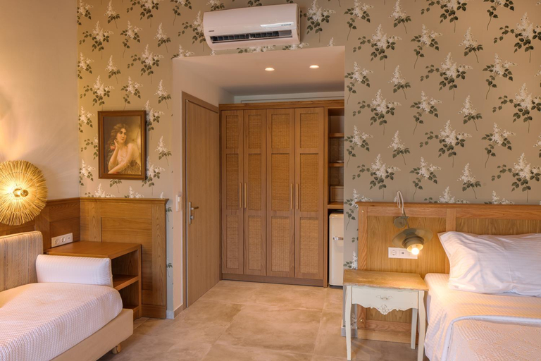 Bedroom 2, Liadromia Hotel, Thessaly