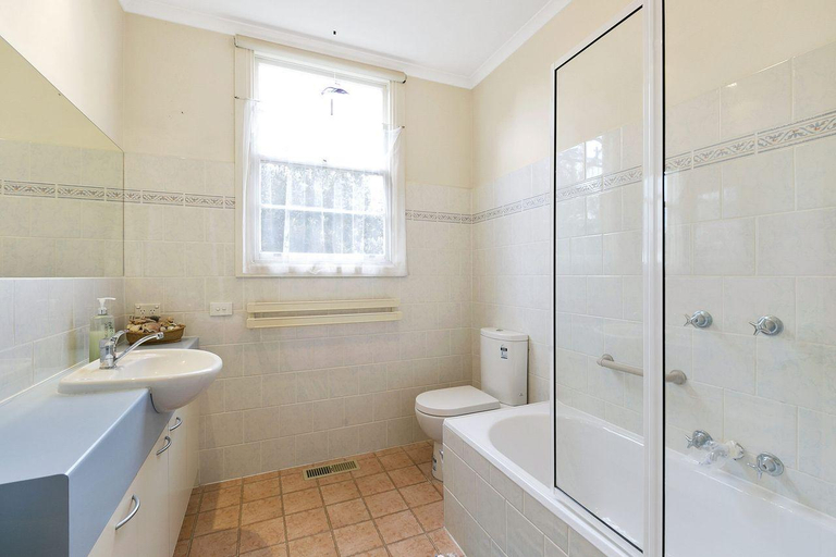 Bathroom, Rivernook, Surf Coast - West