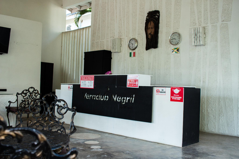 Public Area, Merrils Deluxe