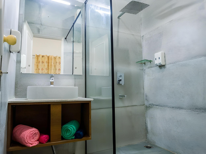 Bathroom 4, Da Bungalow - House of Leisure, Agra