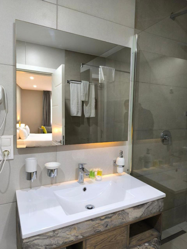 Bathroom 4, Polana Plaza Hotel, Maputo