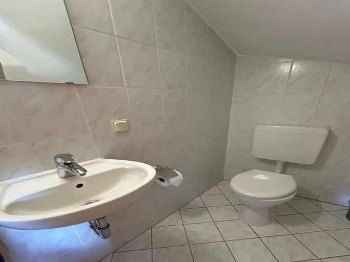 Bathroom 3, Holiday home in the Knullgebirge with balcony, Hersfeld-Rotenburg