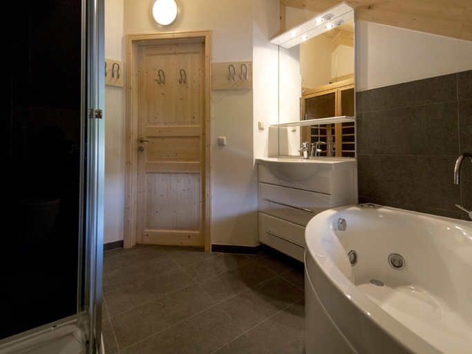 Bathroom 4, Lively chalet near ski-slope, Murau