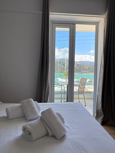 Bedroom 5, King A, Ionian Islands