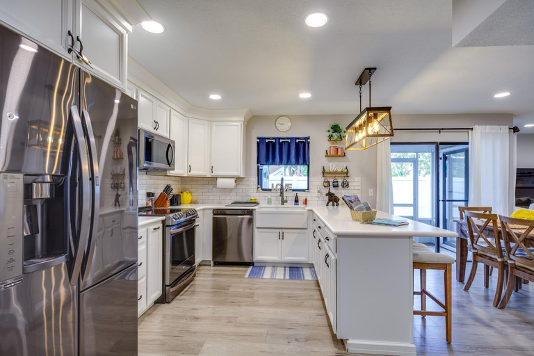 Others 4, 5 Mi to Beach: Jupiter Townhome w/ Pool Access, Palm Beach