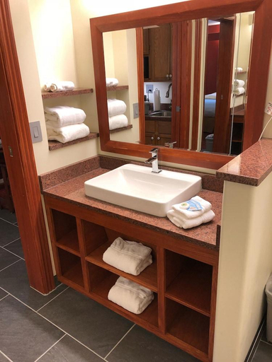 Bathroom 2, Shepherd Mountain Inn & Suites, Iron