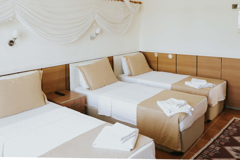 Bedroom 3, Kervansaray Hotel, Akköy