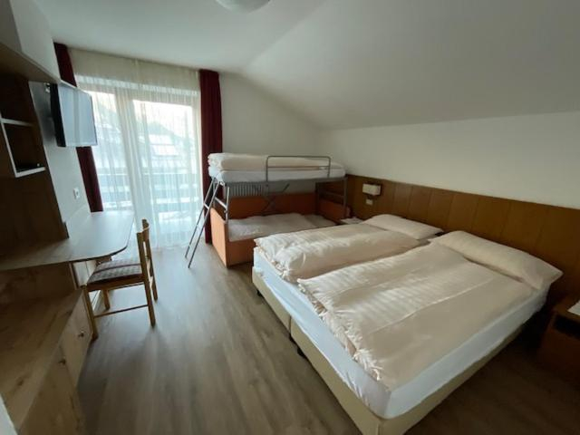 Bedroom 2, Garni Val Udai, Trento