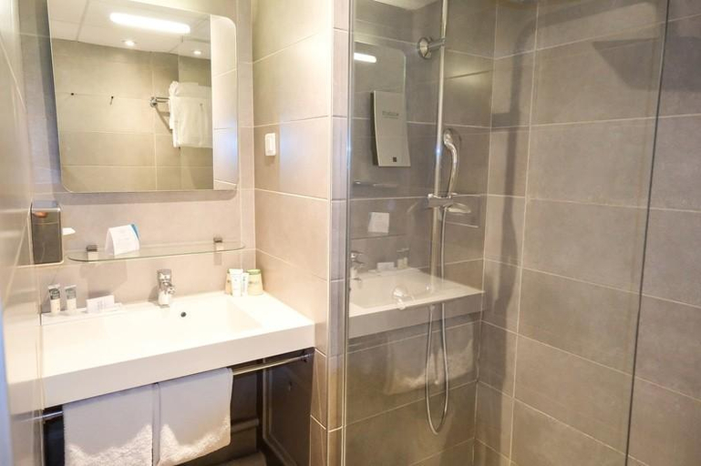 Bathroom 4, Thalazur Antibes - Residence & Spa, Alpes-Maritimes