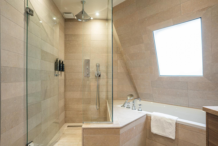 Bathroom 4, Hotel Perreyve, Paris