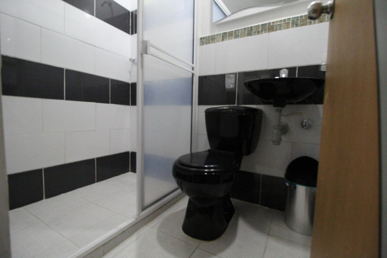 Bathroom 3, HOTEL MANAGER OBELISK, Medellín