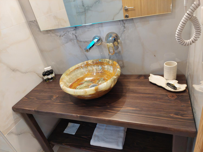 Bathroom 5, Blue Bay Hotel, East Macedonia and Thrace