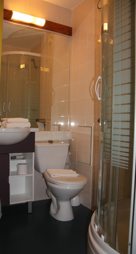 Bathroom 3, Hotel Lune Etoile, Puy-de-Dôme