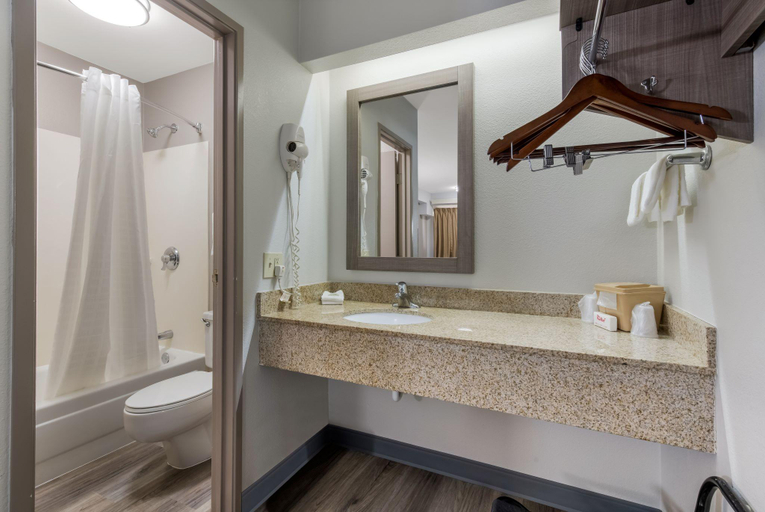 Bathroom 4, Red Roof Inn Hickory, Catawba
