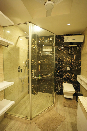Bathroom 3, Eastern Elegance by Jadecaps, Kolkata