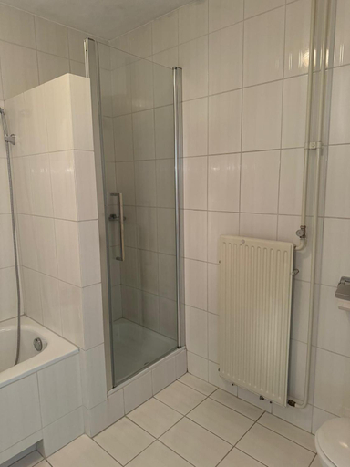 Bathroom 3, 'T centrum Reusel, Reusel-De Mierden