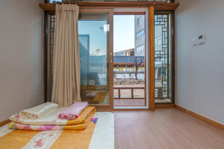 Bedroom 4, Aega Hanok Guesthouse, Buk