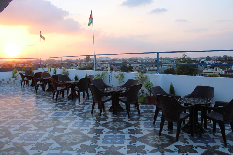 Food & Drinks 5, Hotel Red Apple Chandigarh, Chandigarh