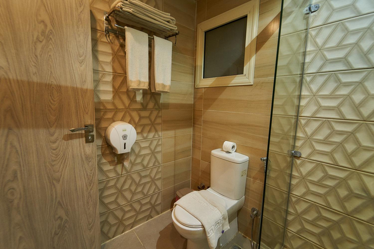 Bathroom 3, Nine Pyramids View Hotel, Al-Ahram