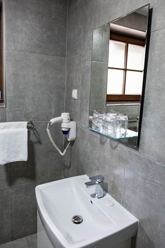 Bathroom 3, Plitvice Inn, Plitvička Jezera