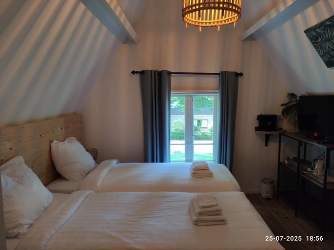 Bedroom 2, 't Wapen van Middelie, Zeevang