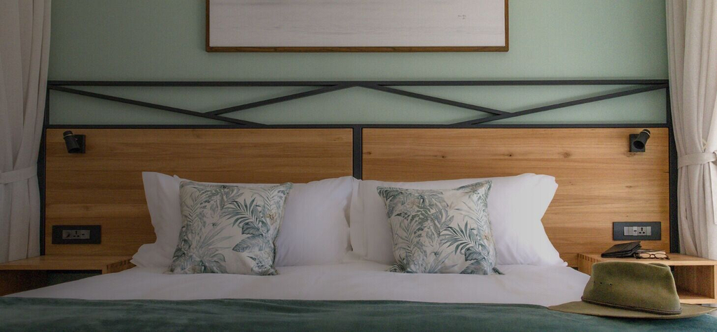 Room 4, Waterfalls Lodge, Hwange