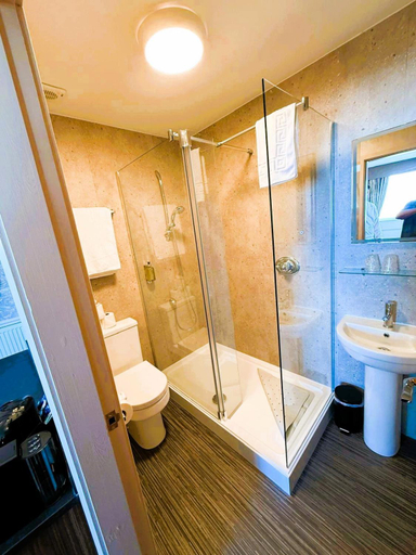 Bathroom 3, Claremont Hotel, Blackpool