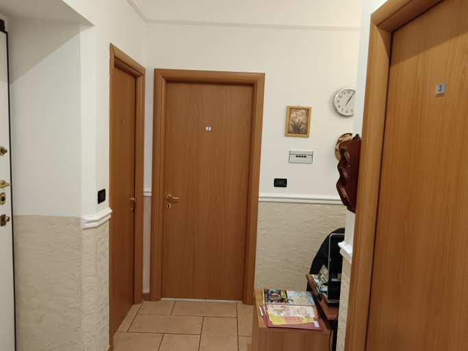 Others 5, Appartamento Privato Simone, Rome