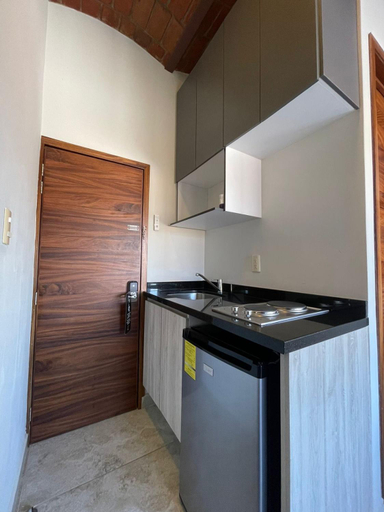 Others 4, Hotel NG, Ameca
