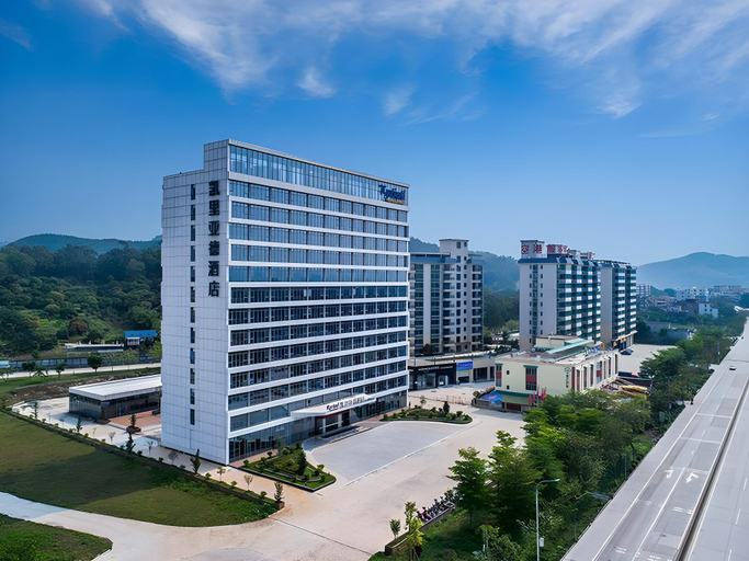 Exterior & Views