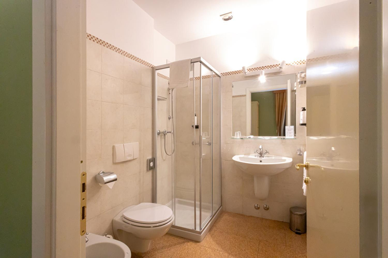 Bathroom 4, LVG Hotel Collection - Pallanza, Verbano-Cusio-Ossola